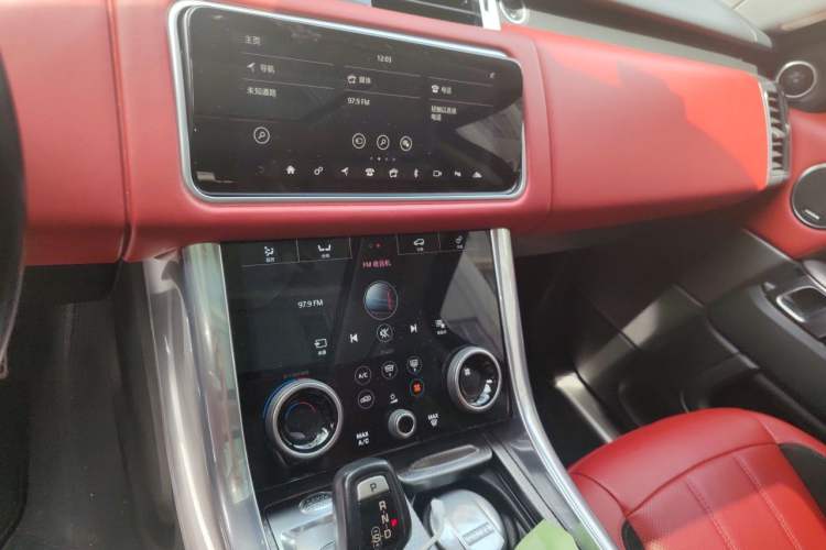 Used Land Rover Range Sport 2018 3.0 SC V6 HSE DYNAMIC Audio And AC Panel
