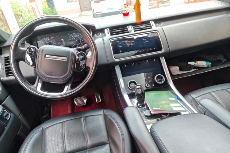 Used Land Rover Range Sport 2018 3.0 SC V6 HSE DYNAMIC Center Console