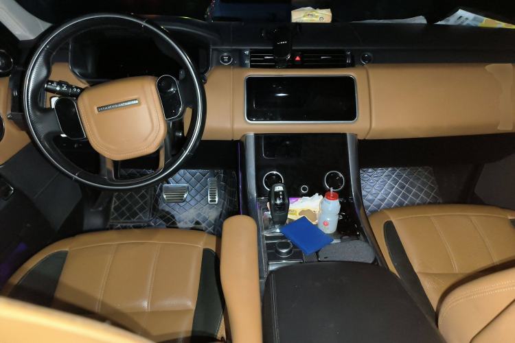 Used Land Rover Range Sport 2018 3.0 SC V6 HSE DYNAMIC Center Console