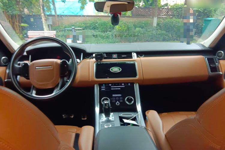 Used Land Rover Range Sport 2018 3.0 SC V6 HSE DYNAMIC Center Console