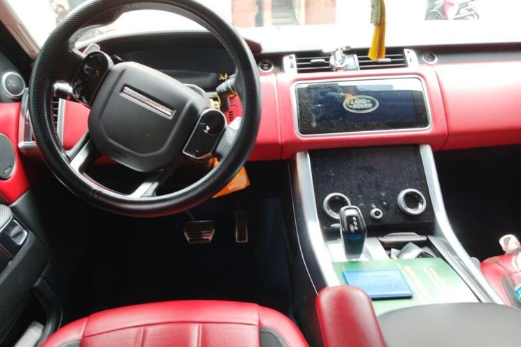 Used Land Rover Range Sport 2018 3.0 SC V6 HSE DYNAMIC Center Console