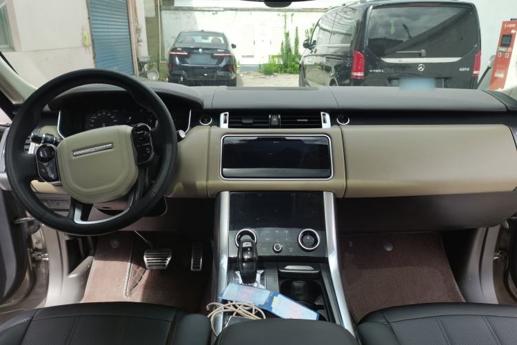 Used Land Rover Range Sport 2018 3.0 SC V6 HSE DYNAMIC Center Console