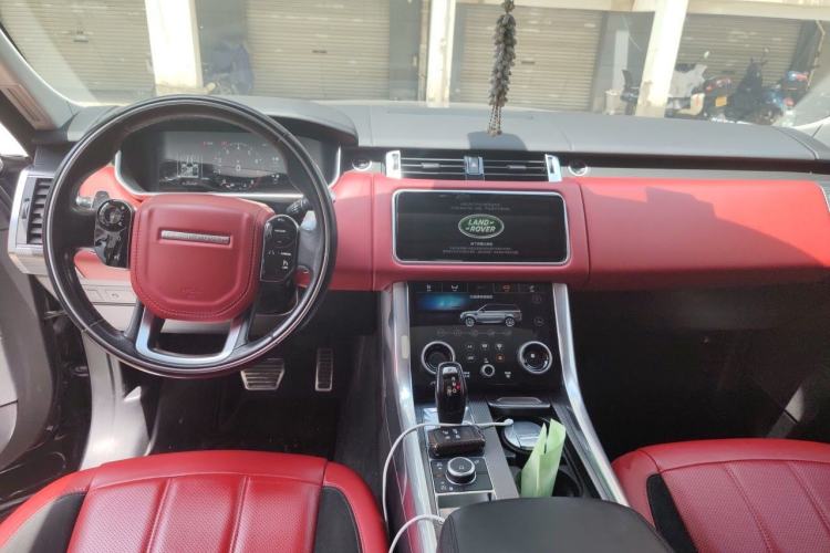Used Land Rover Range Sport 2018 3.0 SC V6 HSE DYNAMIC Center Console