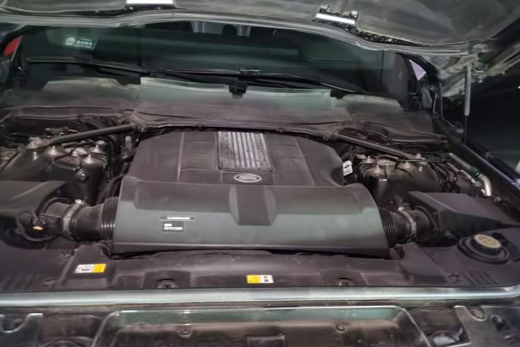 Used Land Rover Range Sport  Engine Bay