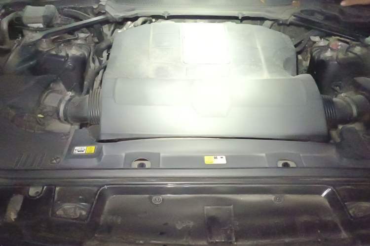 Used Land Rover Range Sport 2018 3.0 SC V6 HSE DYNAMIC Engine Bay