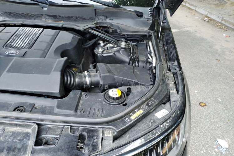 Used Land Rover Range Sport 2018 3.0 SC V6 HSE DYNAMIC Engine Bay Left