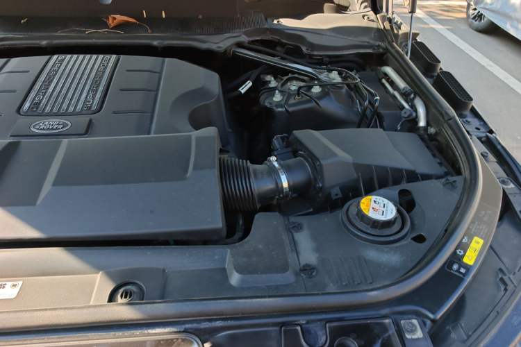Used Land Rover Range Sport 2018 3.0 SC V6 HSE DYNAMIC Engine Bay Left