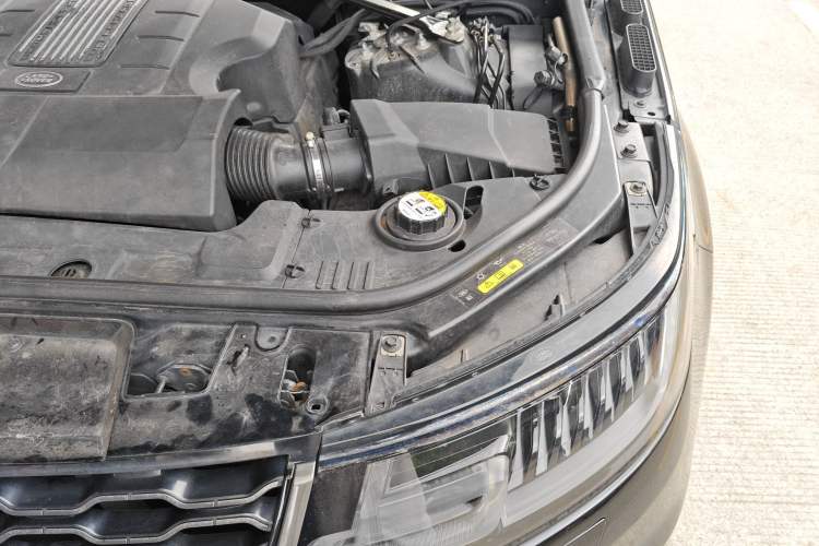 Used Land Rover Range Sport 2018 3.0 SC V6 HSE DYNAMIC Engine Bay Left