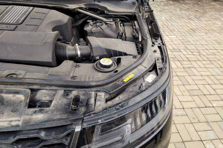 Used Land Rover Range Sport 2018 3.0 SC V6 HSE DYNAMIC Engine Bay Left