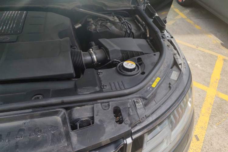 Used Land Rover Range Sport 2018 3.0 SC V6 HSE DYNAMIC Engine Bay Left