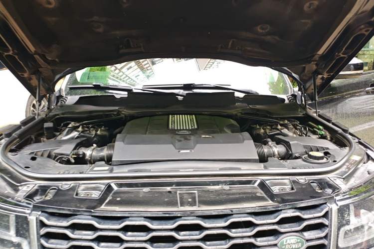 Used Land Rover Range Sport 2018 3.0 SC V6 HSE DYNAMIC Engine Bay