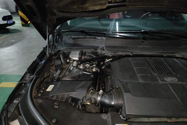 Used Land Rover Range Sport 2018 3.0 SC V6 HSE DYNAMIC Engine Bay Right