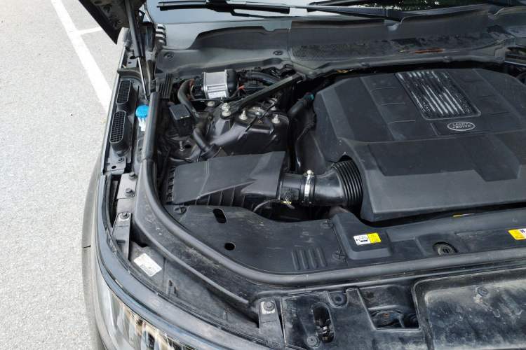 Used Land Rover Range Sport 2018 3.0 SC V6 HSE DYNAMIC Engine Bay Right