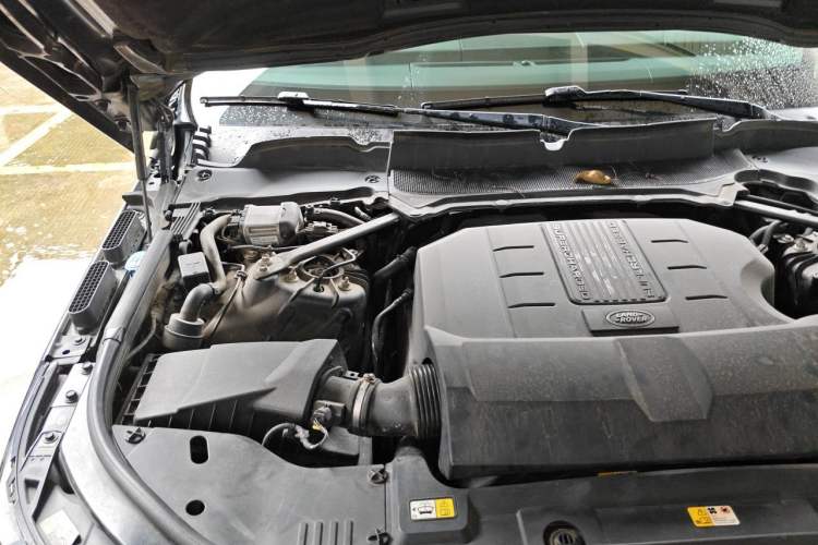 Used Land Rover Range Sport 2018 3.0 SC V6 HSE DYNAMIC Engine Bay Right