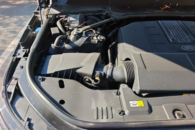 Used Land Rover Range Sport 2018 3.0 SC V6 HSE DYNAMIC Engine Bay Right