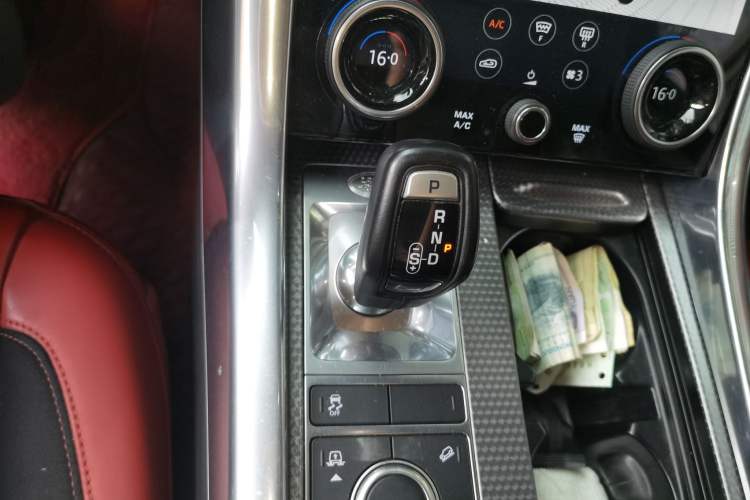 Used Land Rover Range Sport 2018 3.0 SC V6 HSE DYNAMIC Gear Lever