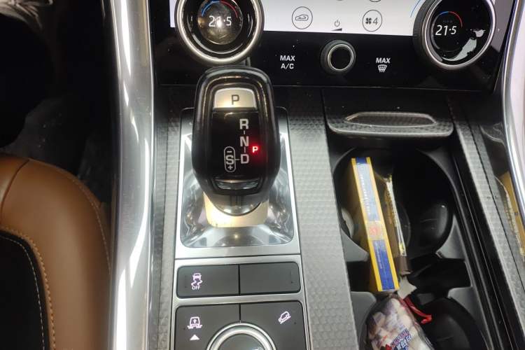Used Land Rover Range Sport 2018 3.0 SC V6 HSE DYNAMIC Gear Lever