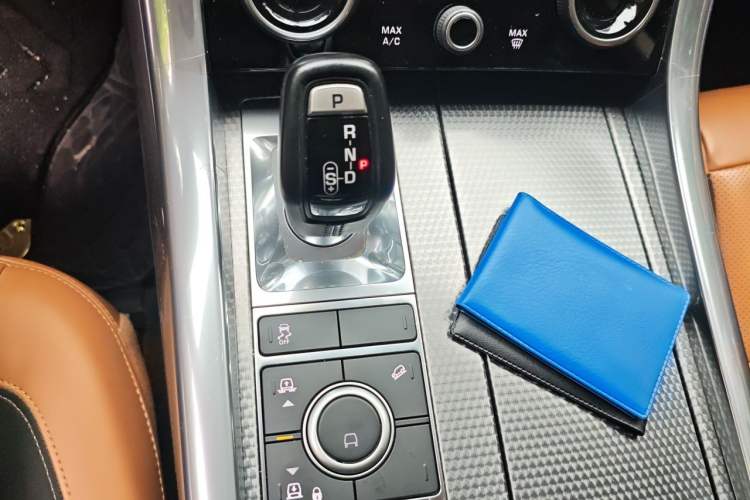 Used Land Rover Range Sport 2018 3.0 SC V6 HSE DYNAMIC Gear Lever