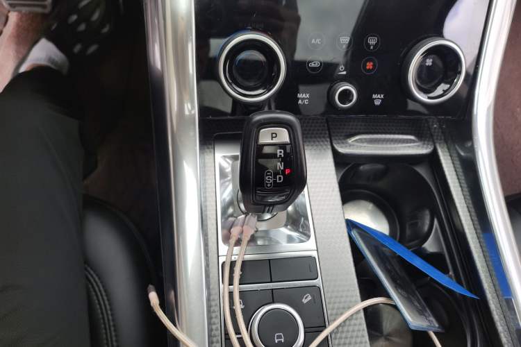 Used Land Rover Range Sport 2018 3.0 SC V6 HSE DYNAMIC Gear Lever