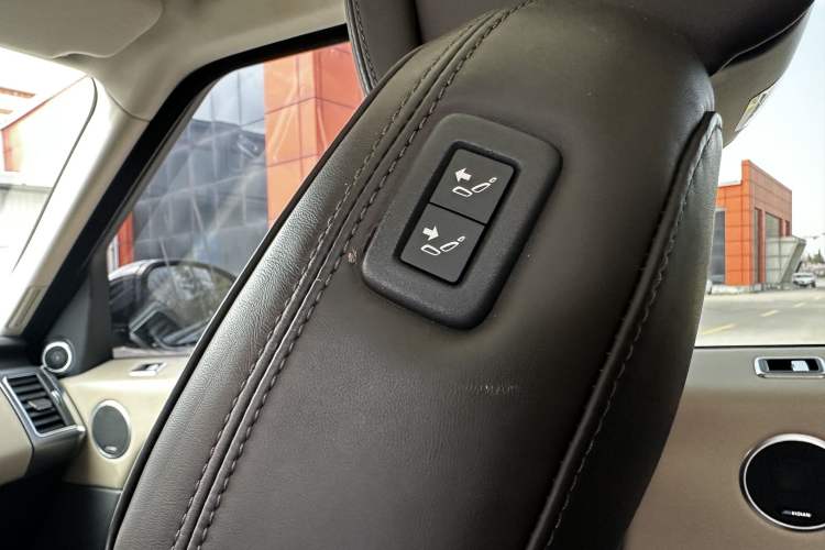 Used Land Rover Range Sport 2018 3.0 SC V6 HSE DYNAMIC Interior 1