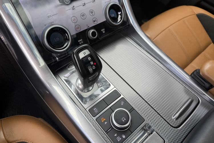 Used Land Rover Range Sport 2018 3.0 SC V6 HSE DYNAMIC Interior 4