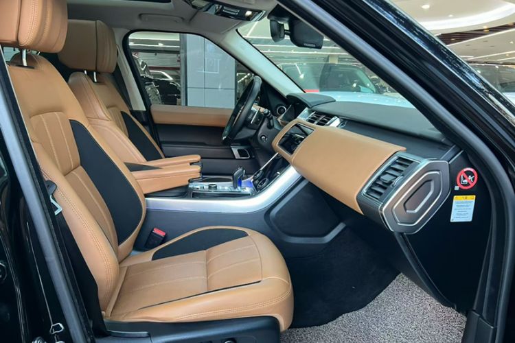 Used Land Rover Range Sport 2018 3.0 SC V6 HSE DYNAMIC Interior 4