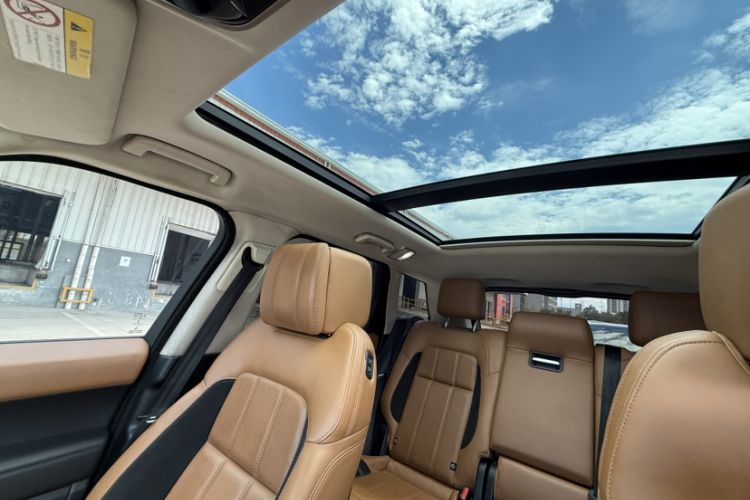 Used Land Rover Range Sport 2018 3.0 SC V6 HSE DYNAMIC Interior 8
