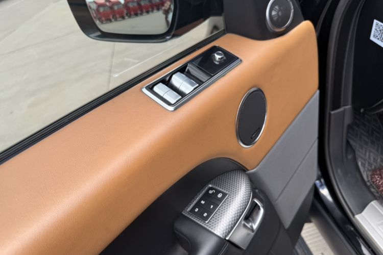 Used Land Rover Range Sport 2018 3.0 SC V6 HSE DYNAMIC Interior 9