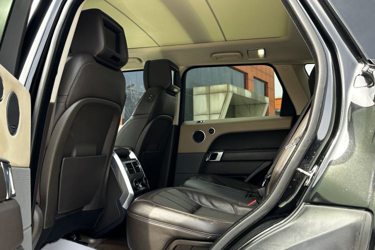 Used Land Rover Range Sport 2018 3.0 SC V6 HSE DYNAMIC Interior 9