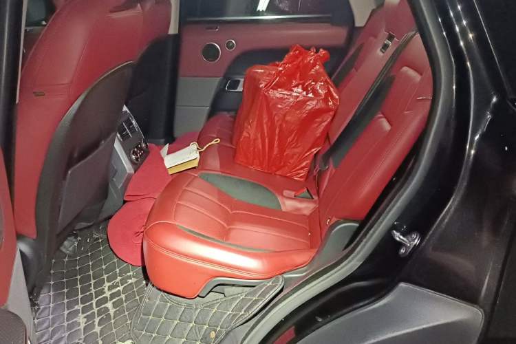 Used Land Rover Range Sport 2018 3.0 SC V6 HSE DYNAMIC Left Rear Seat