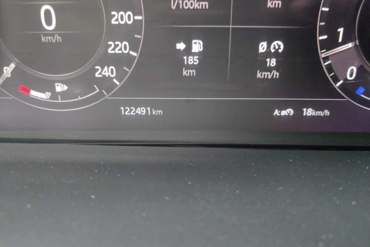Used Land Rover Range Sport 2018 3.0 SC V6 HSE DYNAMIC Odometer Close Up
