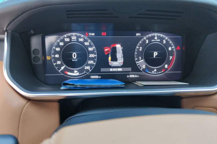 Used Land Rover Range Sport 2018 3.0 SC V6 HSE DYNAMIC Odometer Close Up