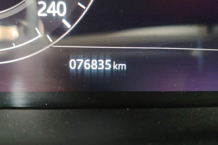 Used Land Rover Range Sport 2018 3.0 SC V6 HSE DYNAMIC Odometer Close Up