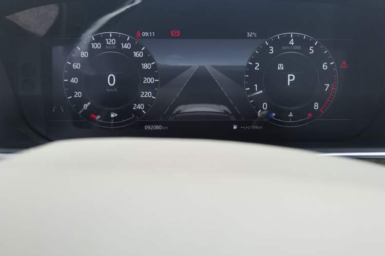 Used Land Rover Range Sport 2018 3.0 SC V6 HSE DYNAMIC Odometer Close Up