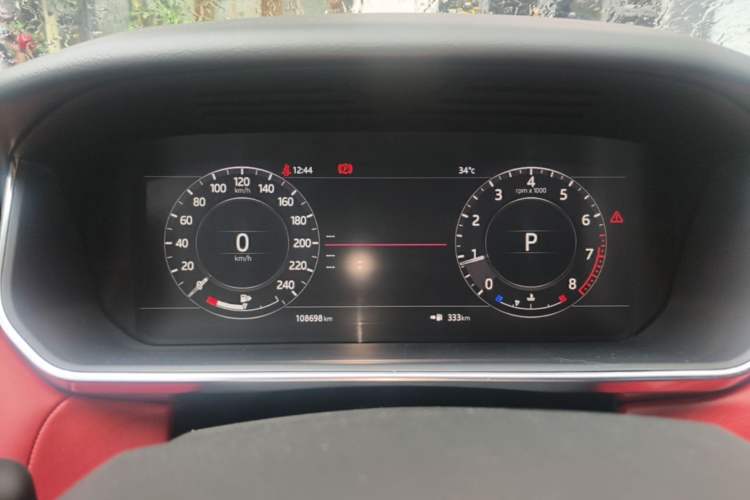 Used Land Rover Range Sport 2018 3.0 SC V6 HSE DYNAMIC Odometer Close Up