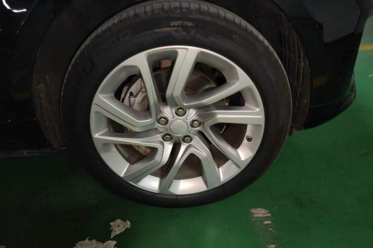 Used Land Rover Range Sport 2018 3.0 SC V6 HSE DYNAMIC Right Front Wheel Hub