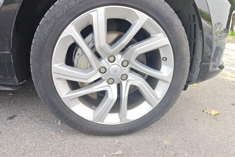 Used Land Rover Range Sport 2018 3.0 SC V6 HSE DYNAMIC Right Front Wheel Hub