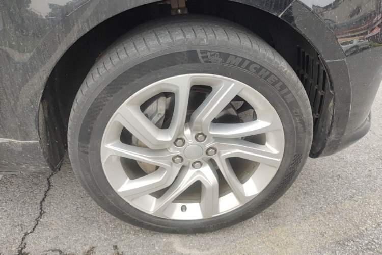 Used Land Rover Range Sport 2018 3.0 SC V6 HSE DYNAMIC Right Front Wheel Hub