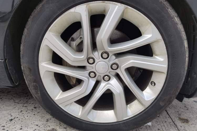 Used Land Rover Range Sport 2018 3.0 SC V6 HSE DYNAMIC Right Front Wheel Hub
