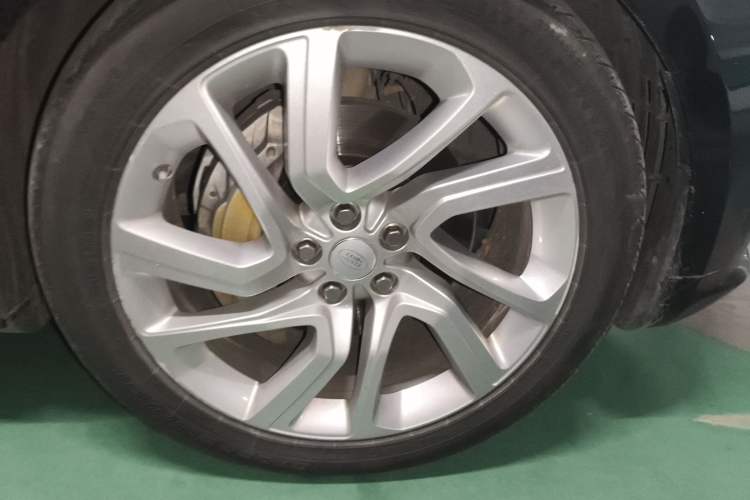 Used Land Rover Range Sport 2018 3.0 SC V6 HSE DYNAMIC Right Front Wheel Hub