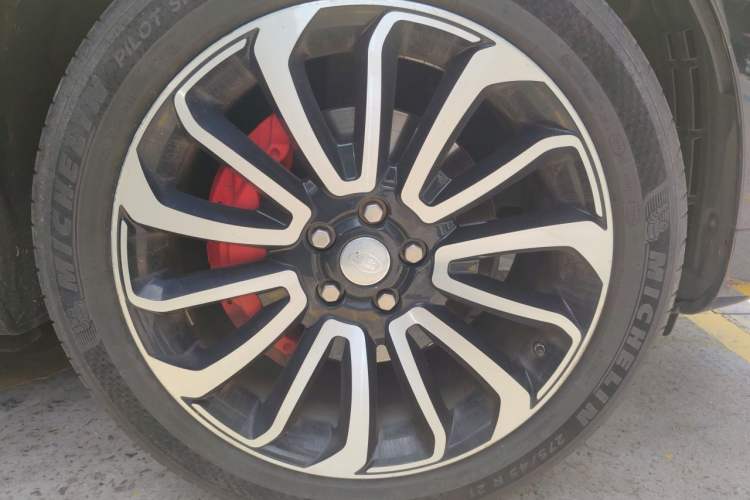 Used Land Rover Range Sport 2018 3.0 SC V6 HSE DYNAMIC Right Front Wheel Hub