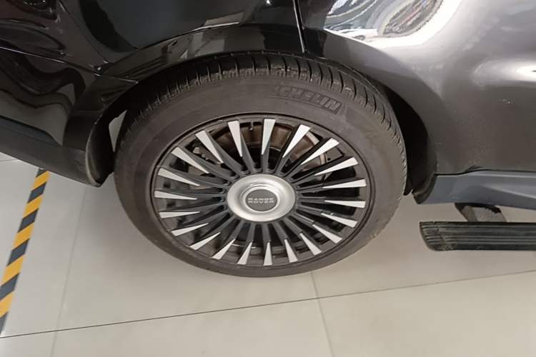 Used Land Rover Range Sport 2018 3.0T Gasoline HSE U.S. Specification Right Rear Wheel Hub