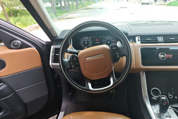 Used Land Rover Range Sport 2018 3.0 SC V6 HSE DYNAMIC Steering Wheel