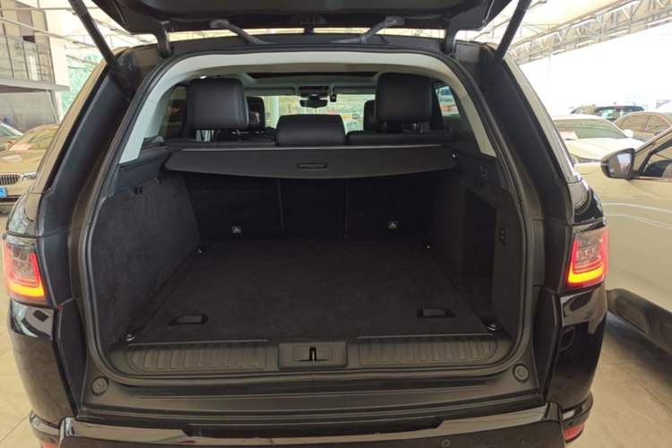 Used Land Rover Range Sport 2018 3.0 SC V6 HSE DYNAMIC Trunk