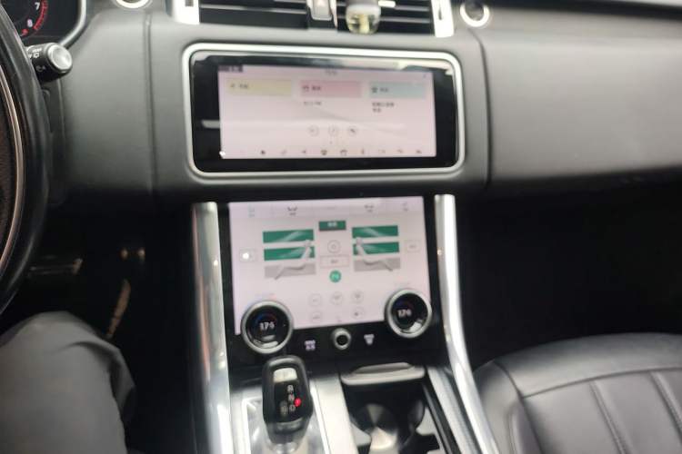Used Land Rover Range Sport 2018 3.0 SC V6 HSE DYNAMIC Audio And AC Panel