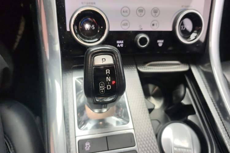 Used Land Rover Range Sport 2018 3.0 SC V6 HSE DYNAMIC Gear Lever