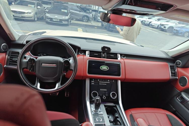 Used Land Rover Range Sport 2018 3.0 SC V6 HSE DYNAMIC Center Console