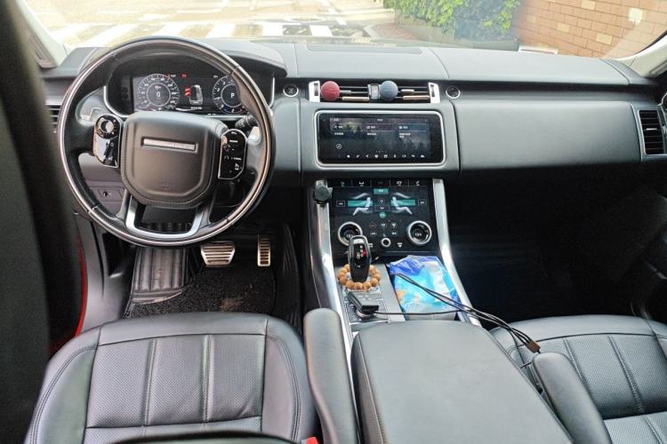 Used Land Rover Range Sport 2018 3.0 SC V6 HSE DYNAMIC Center Console