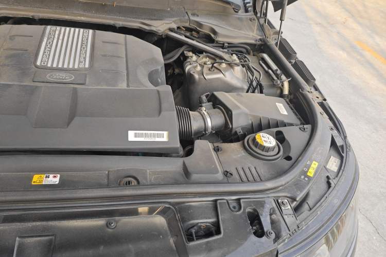 Used Land Rover Range Sport 2018 3.0 SC V6 HSE DYNAMIC Engine Bay Left
