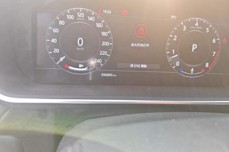Used Land Rover Range Sport 2018 3.0 SC V6 HSE DYNAMIC Odometer Close Up